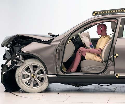 2010 Infiniti EX35 IIHS Frontal Impact Crash Test Picture