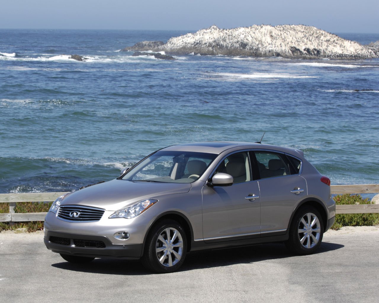 Infiniti EX35 Desktop Wallpaper