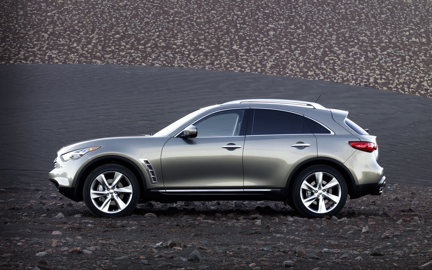 Infiniti FX Desktop Wallpaper