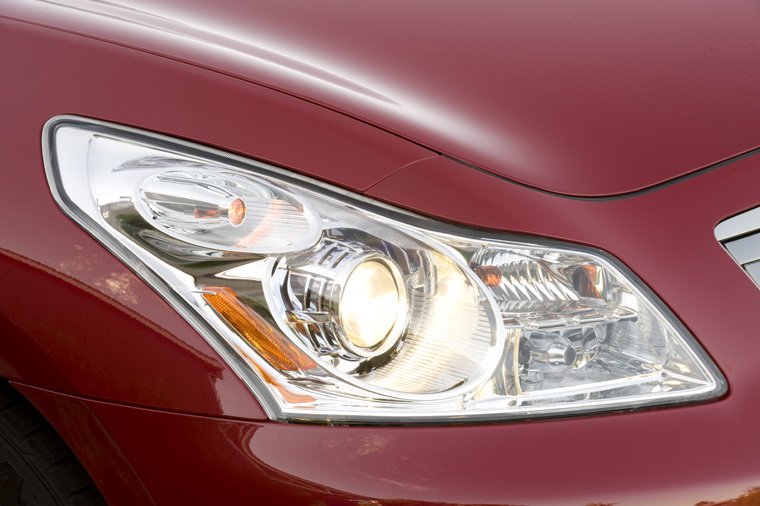 2009 Infiniti G37S Headlight Picture