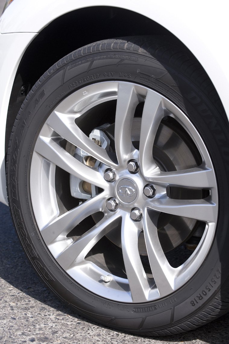 2010 Infiniti G37x Coupe Rim Picture