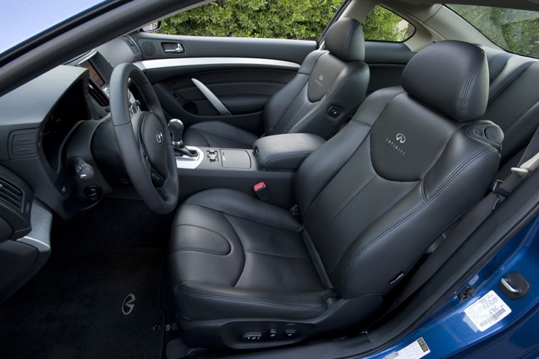 2010 Infiniti G37x Coupe Front Seats Picture