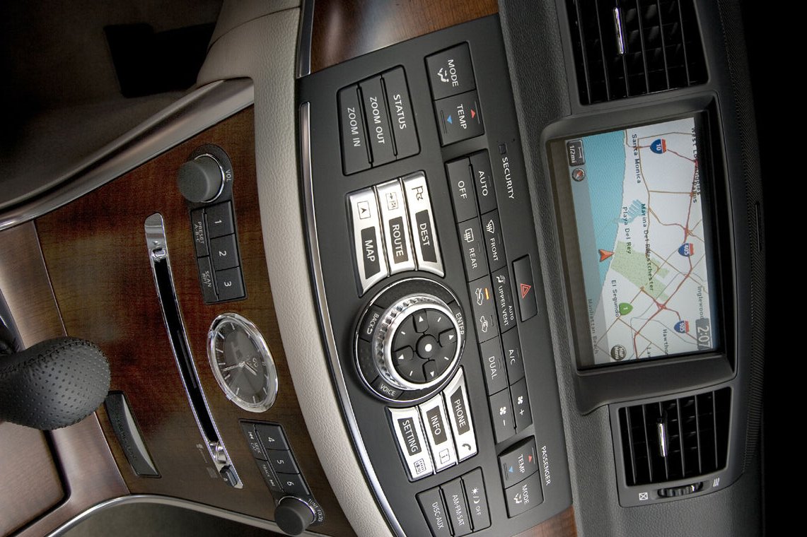 2008 Infiniti M45 Center Console Picture