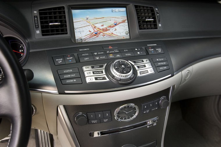 2009 Infiniti M45 Center Console Picture