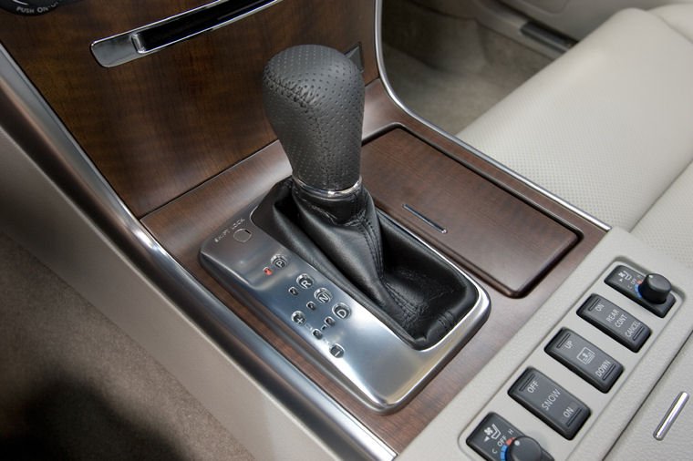 2009 Infiniti M45 Center Console Picture