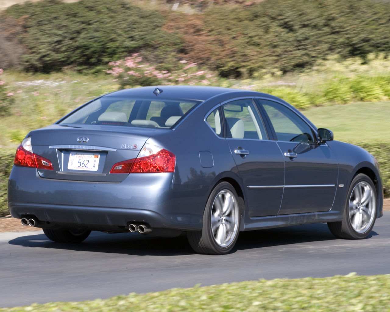 Infiniti M Desktop Wallpaper