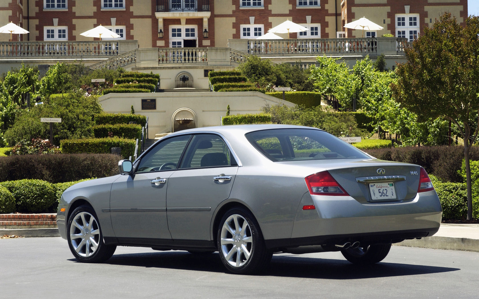 Infiniti M Desktop Wallpaper