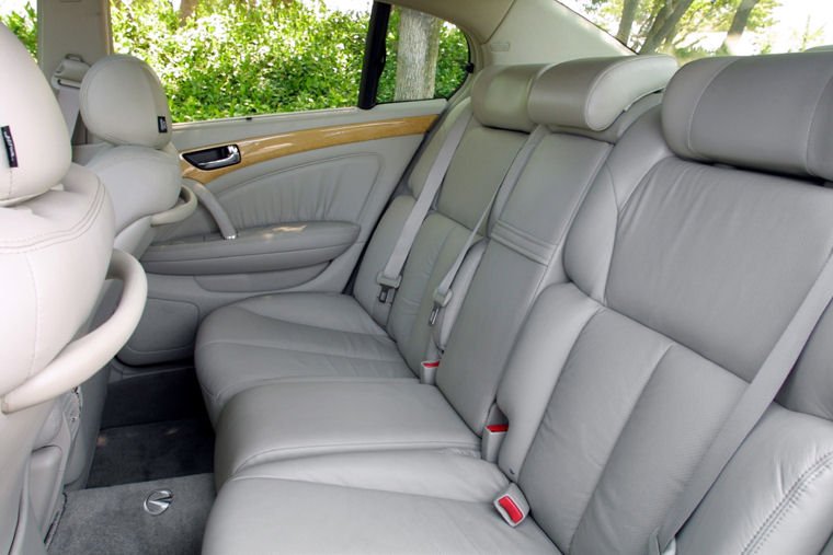 2003 Infiniti Q45 Rear Seats Picture