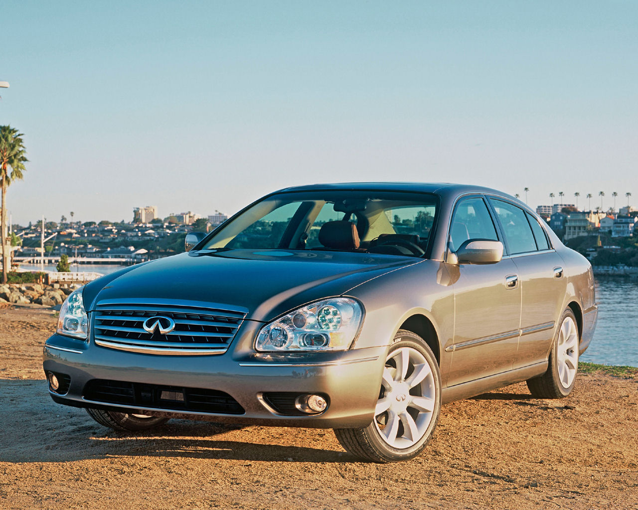 Infiniti Q45 Desktop Wallpaper