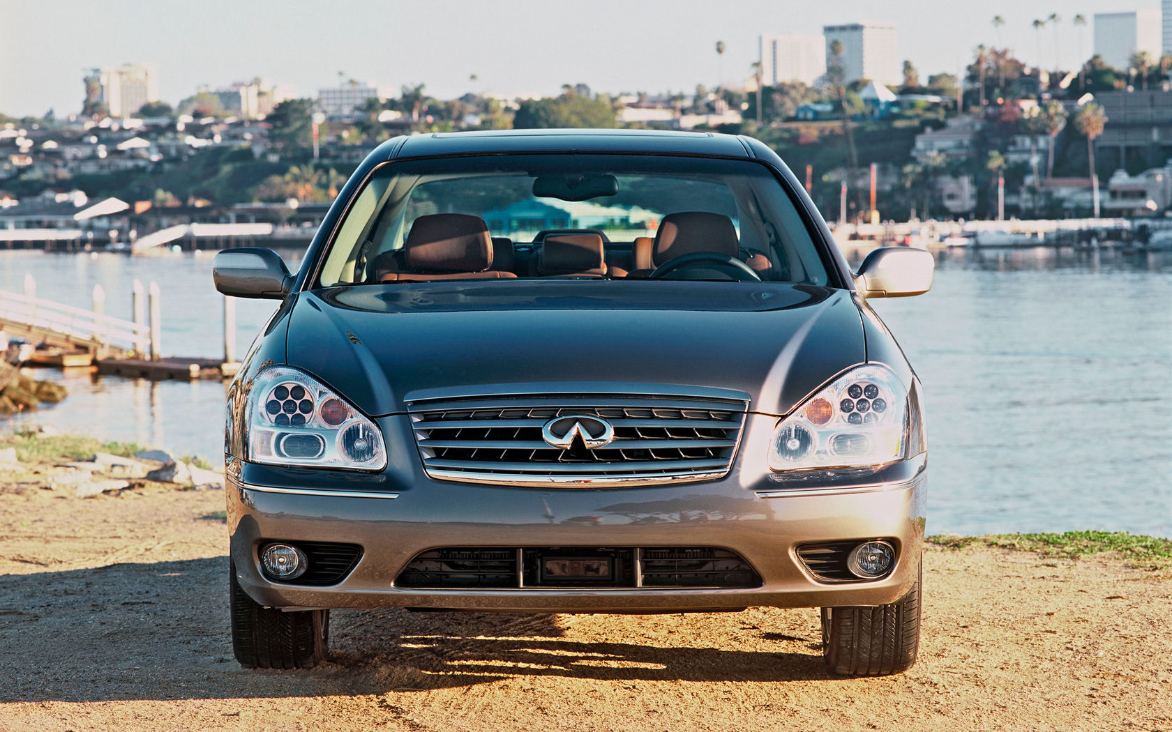 Infiniti Q45 Desktop Wallpaper