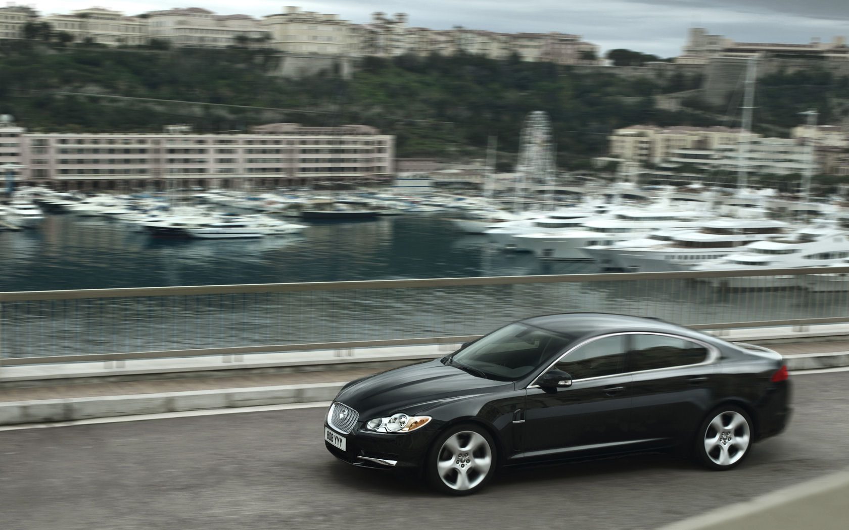 Jaguar XF Desktop Wallpaper