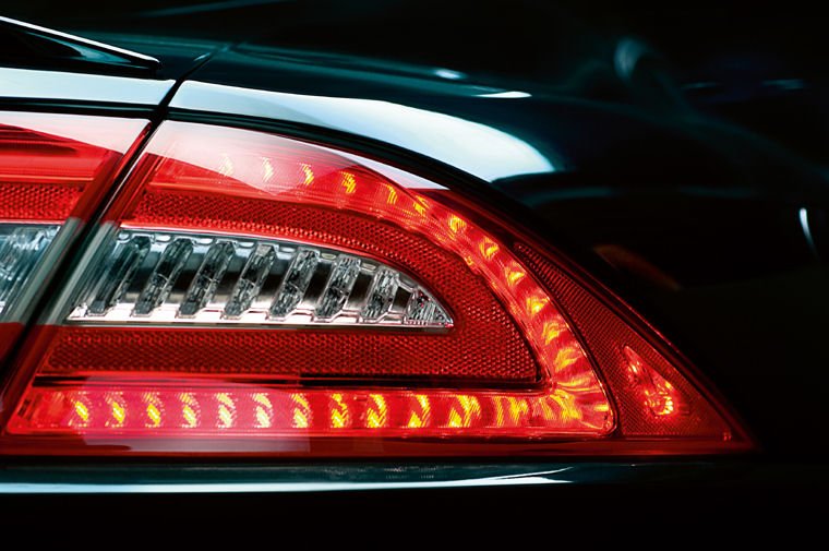 2010 Jaguar XKR Tail Light Picture