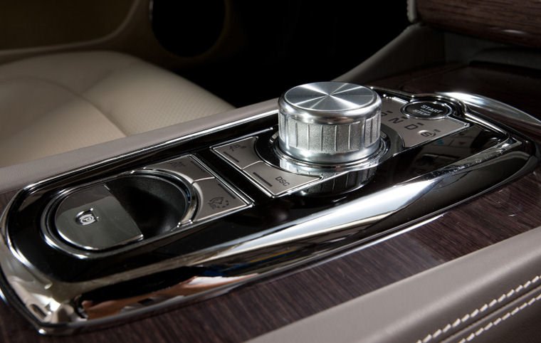 2011 Jaguar XK Center Console Picture