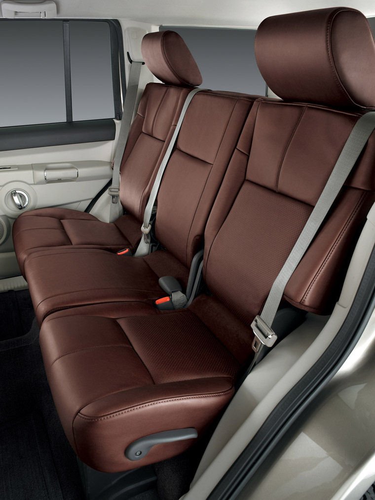 2010 Jeep Commander Limited 5.7 V8 4WD Rear Seats Picture