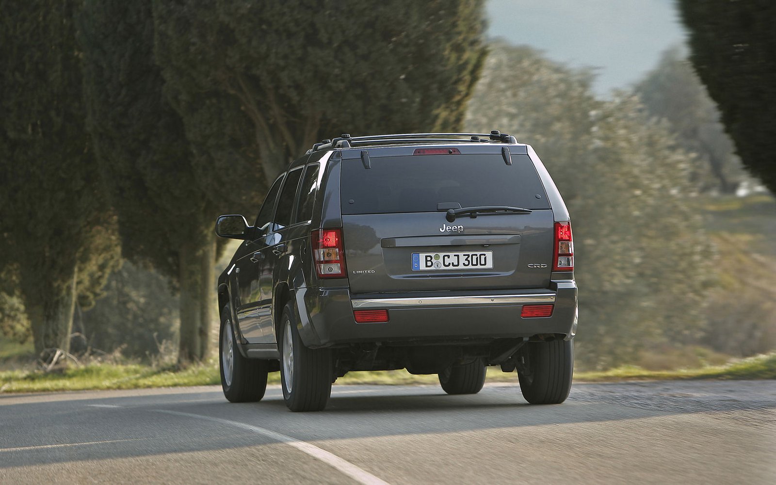 Jeep Grand Cherokee Desktop Wallpaper