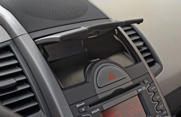2010 Kia Soul Dashboard Bin Picture