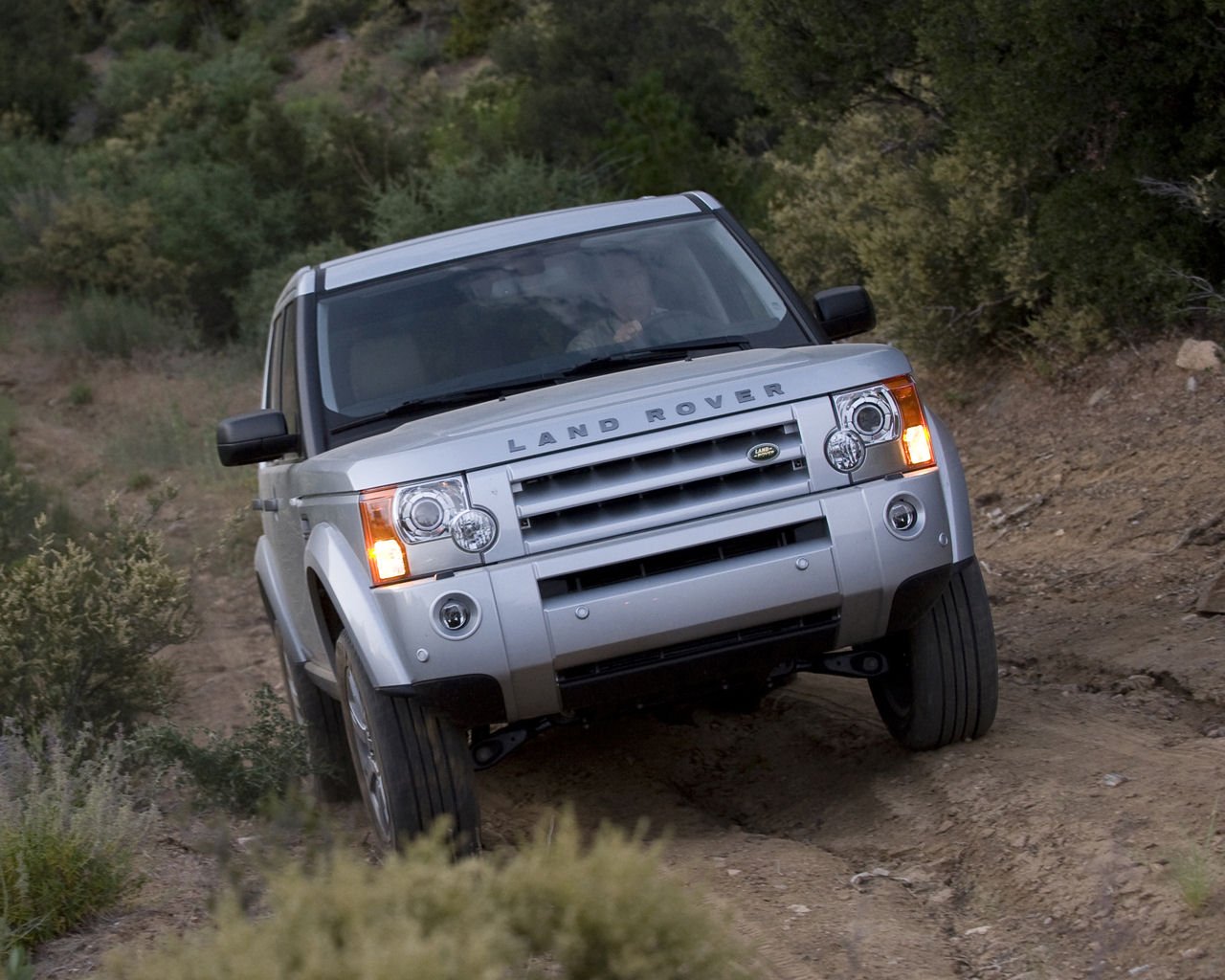 Land Rover LR3 Desktop Wallpaper