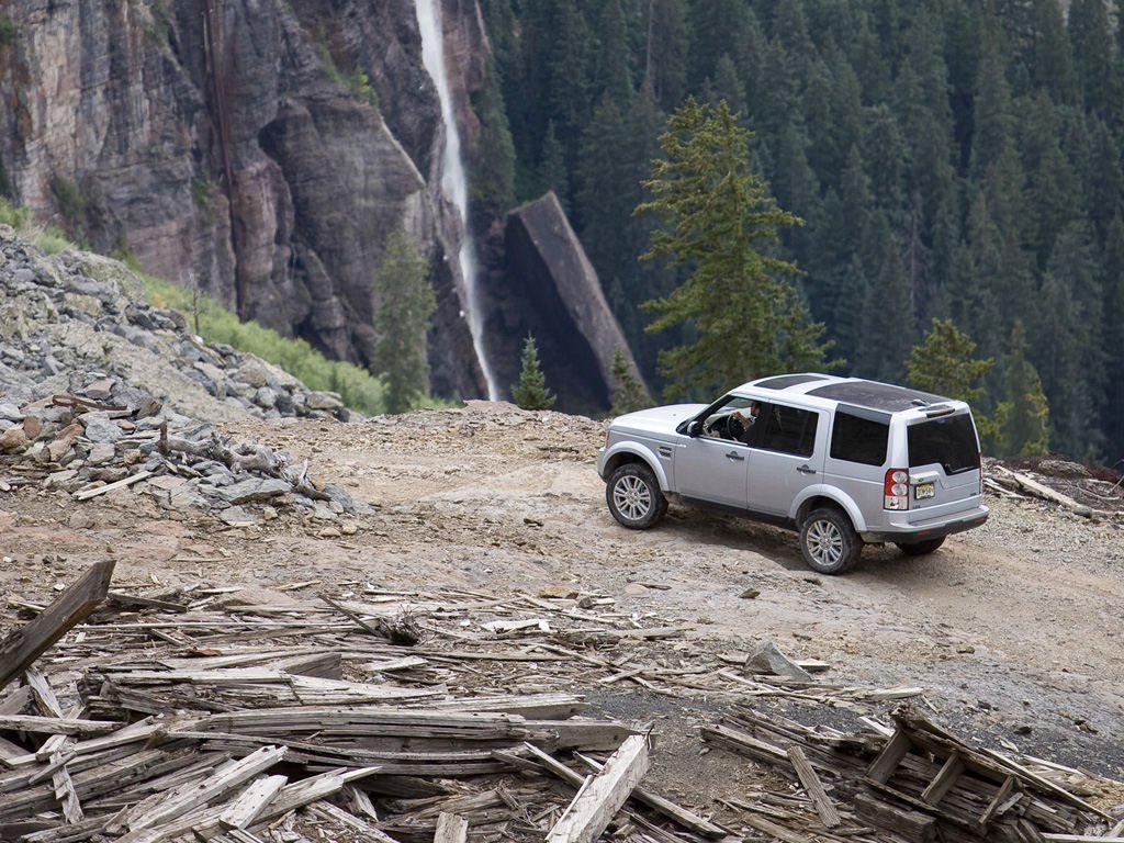 Land Rover LR4 Desktop Wallpaper