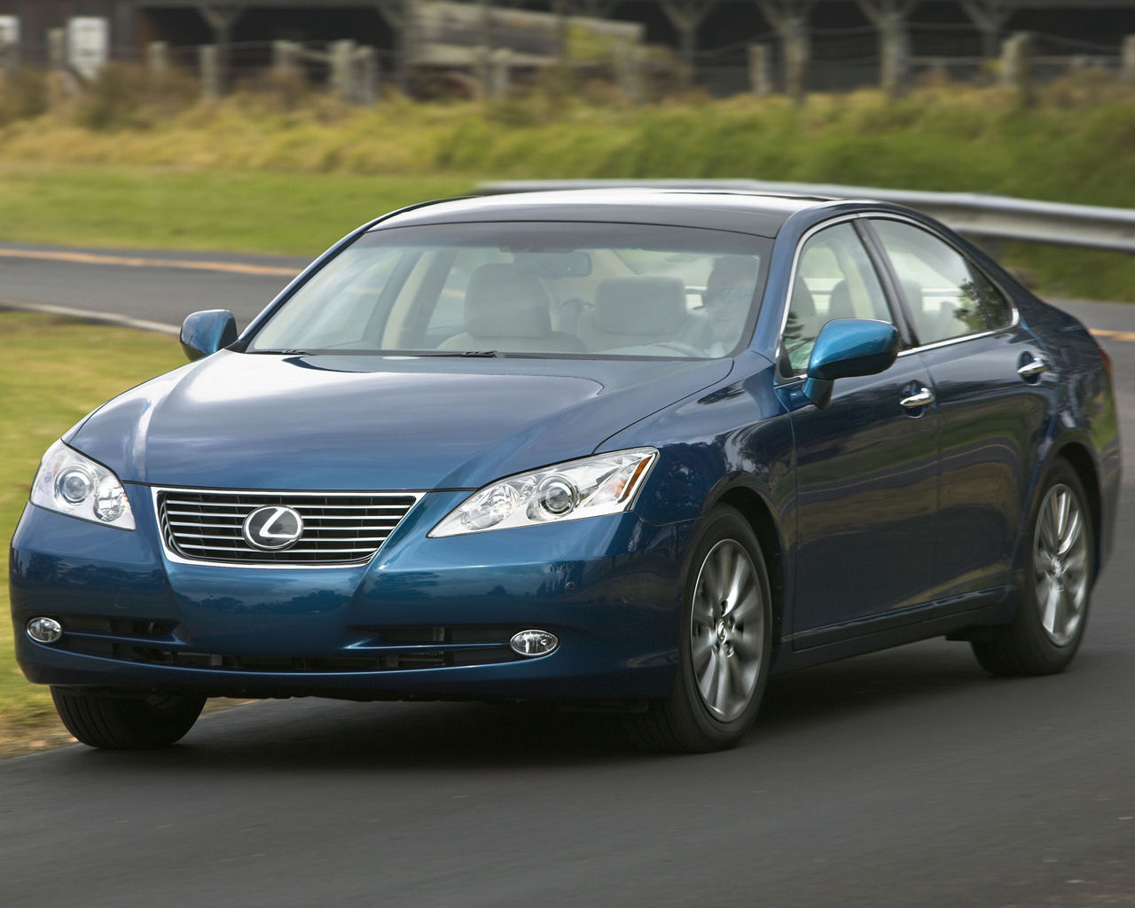 Lexus ES Desktop Wallpaper
