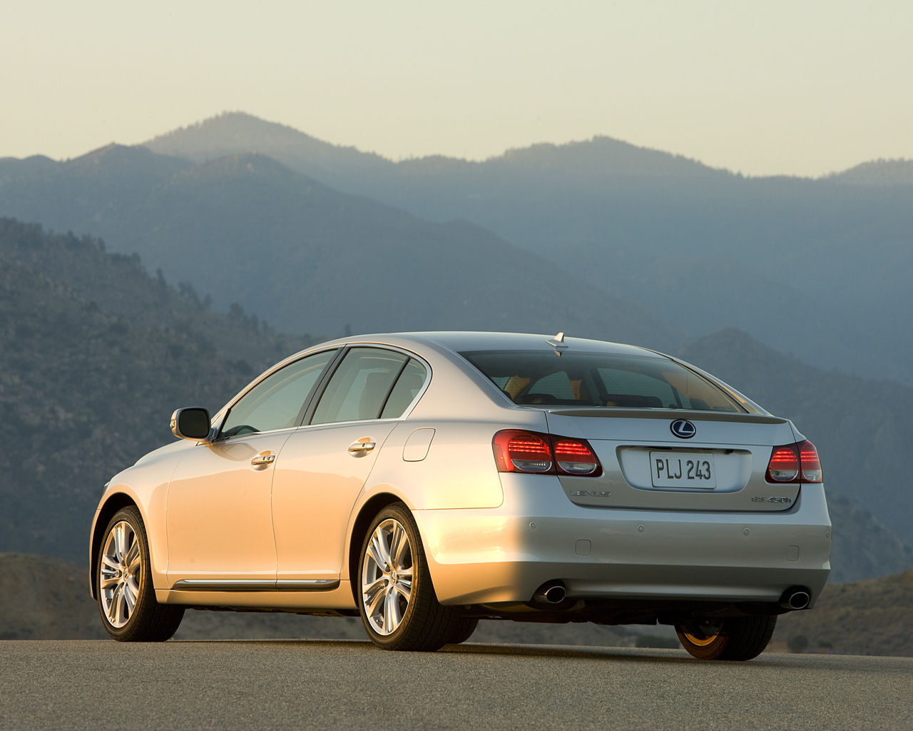 Lexus GS Desktop Wallpaper