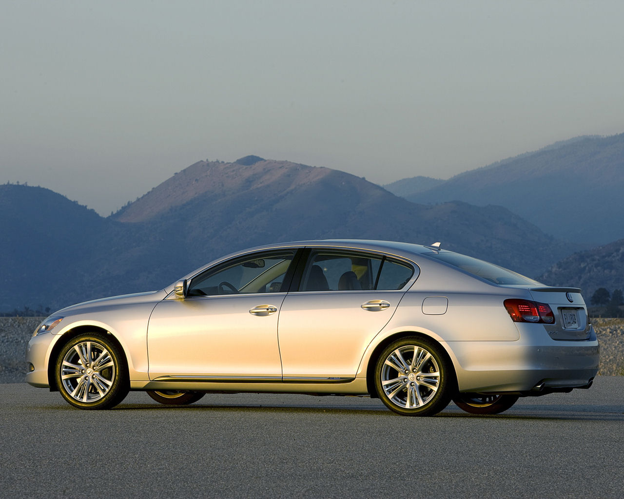 Lexus GS Desktop Wallpaper