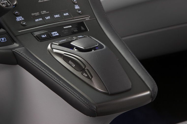 2011 Lexus HS 250h Controller Picture