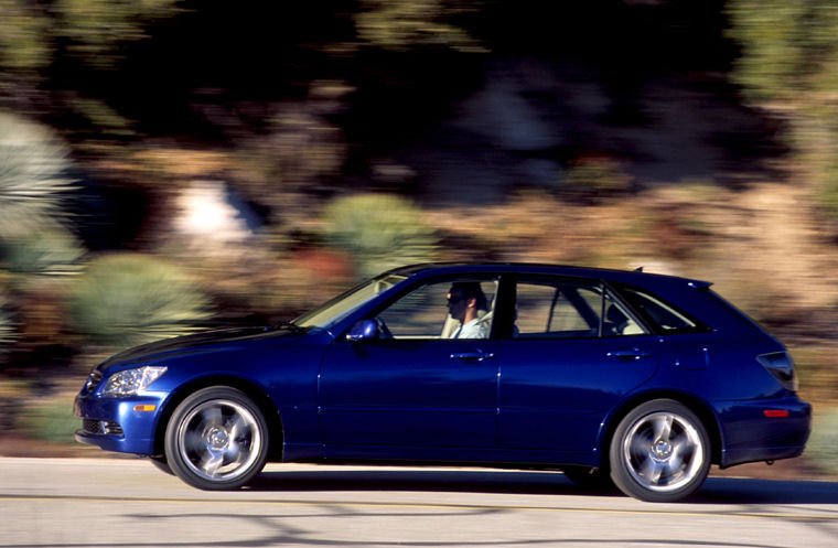 2002 Lexus IS 300 SportCross Picture