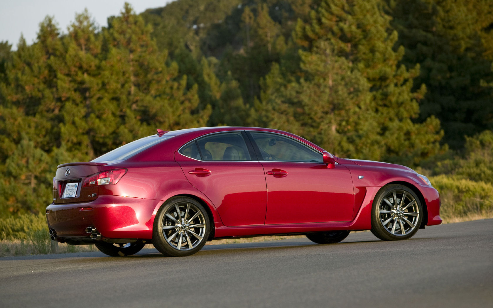 Lexus ISF красный