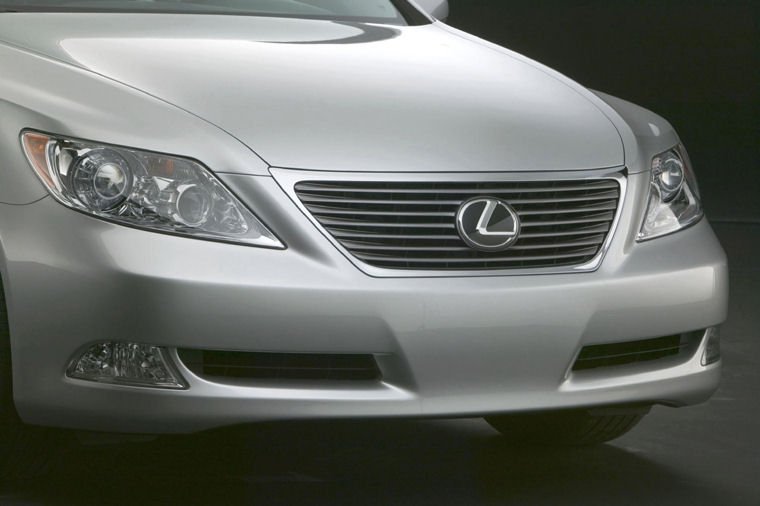 2009 Lexus LS 460L Headlight Picture