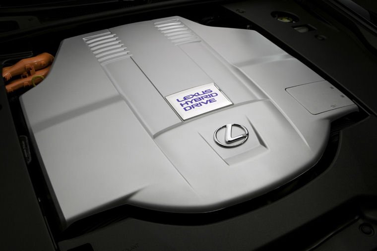 2009 Lexus LS 600h L 5.0L V8 Hybrid Engine Picture