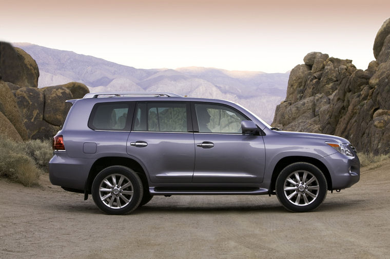 2010 Lexus LX 570 Picture