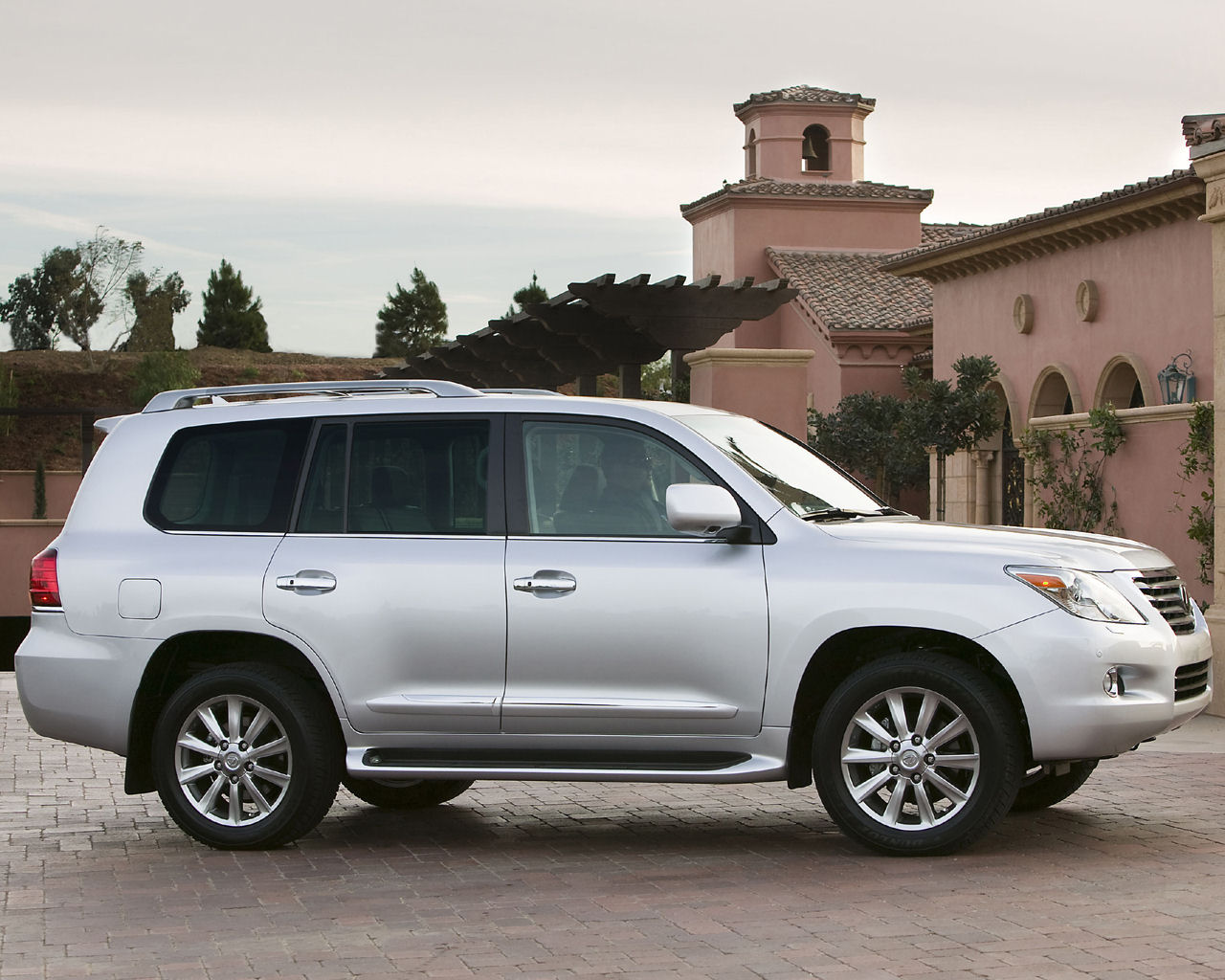 Lexus LX Desktop Wallpaper