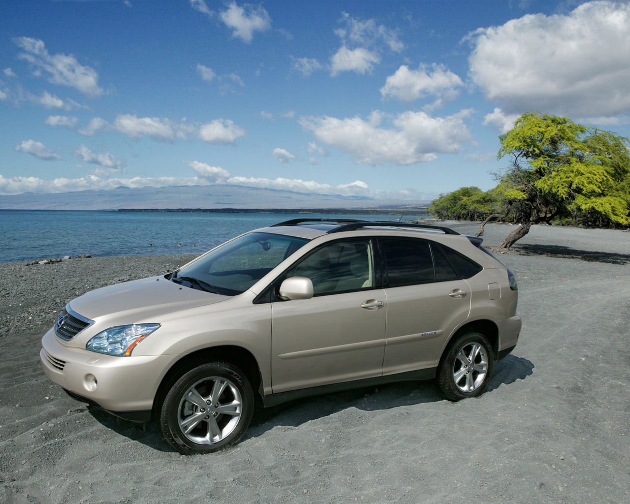 Lexus RX Desktop Wallpaper