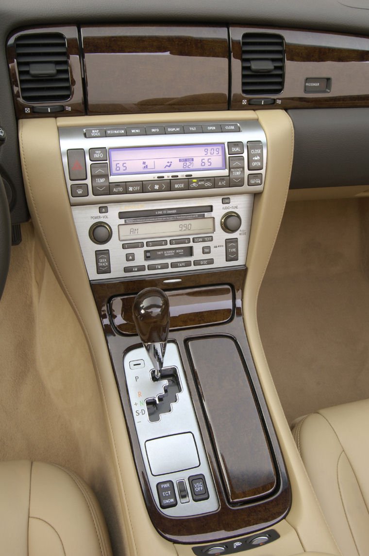 2009 Lexus SC 430 Center Stack Picture