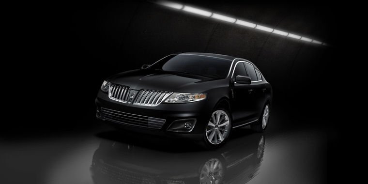 2010 Lincoln MKS Picture