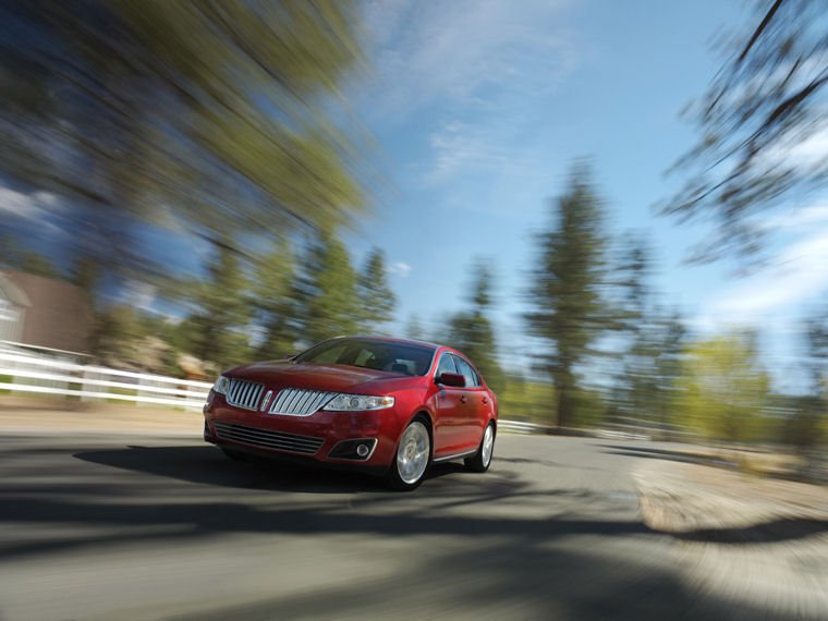 2011 Lincoln MKS Picture