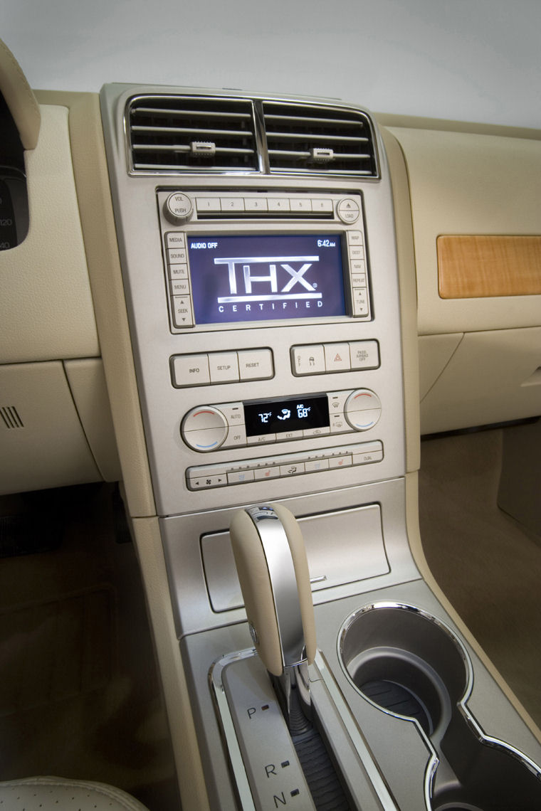 2010 Lincoln MKX Center Stack Picture