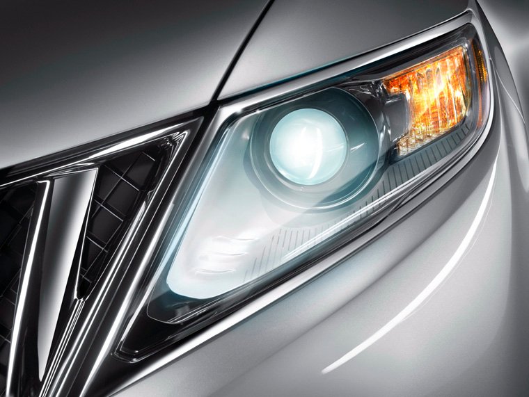 2011 Lincoln MKX Headlight Picture