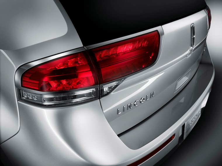 2011 Lincoln MKX Tail Light Picture