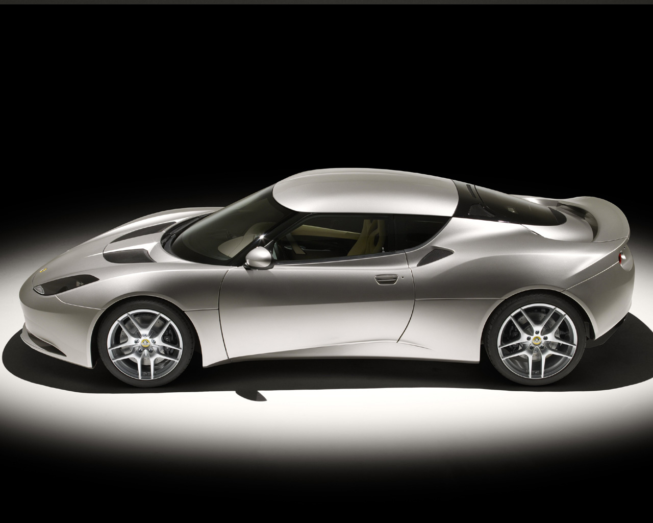 Lotus Evora Desktop Wallpaper