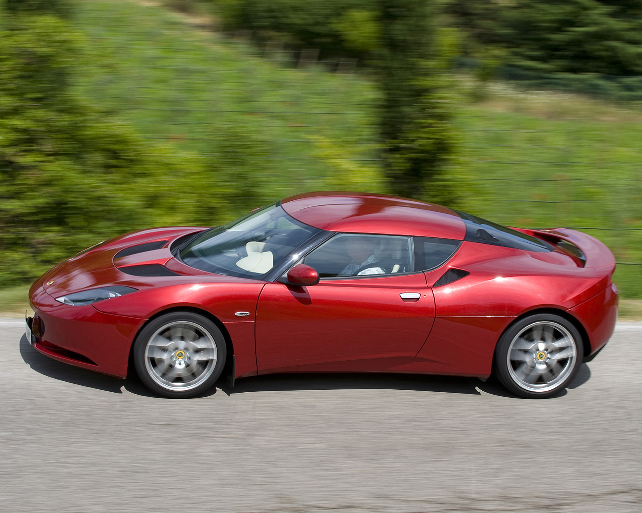 Lotus Evora Desktop Wallpaper