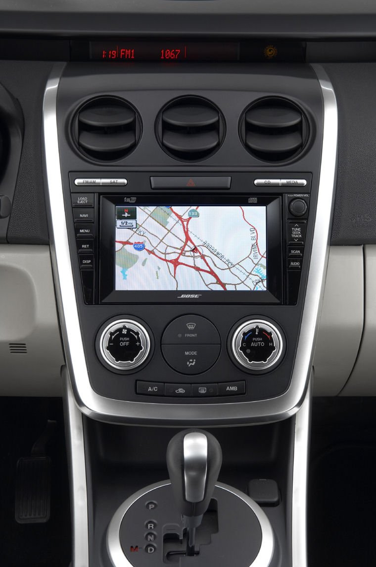 2007 Mazda CX7 Center Stack with Screen Picture