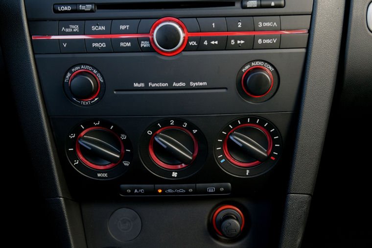 2004 Mazda 3s Hatchback Center Stack Picture