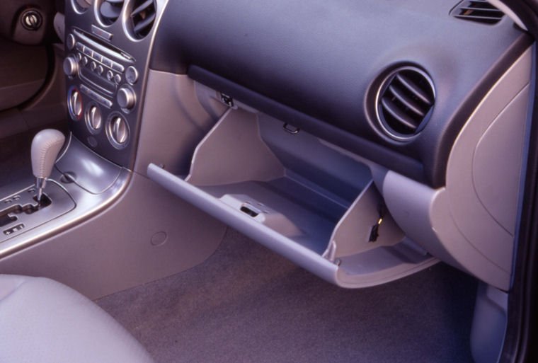 2003 Mazda Mazda6 Glove Box Picture