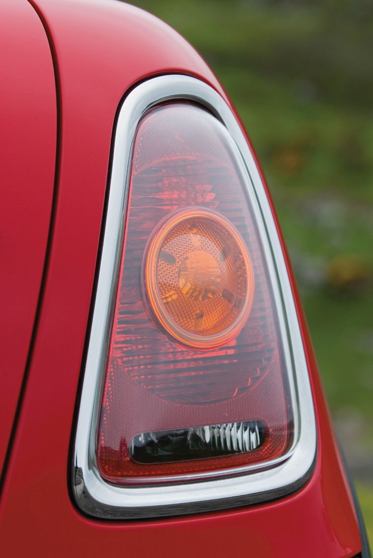 2009 Mini Cooper Tail Light Picture