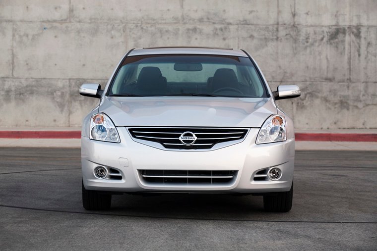 2010 Nissan Altima 3.5 SR Picture