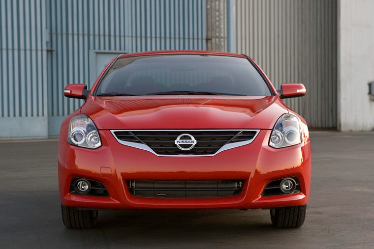 2010 Nissan Altima Coupe 3.5 SR Picture