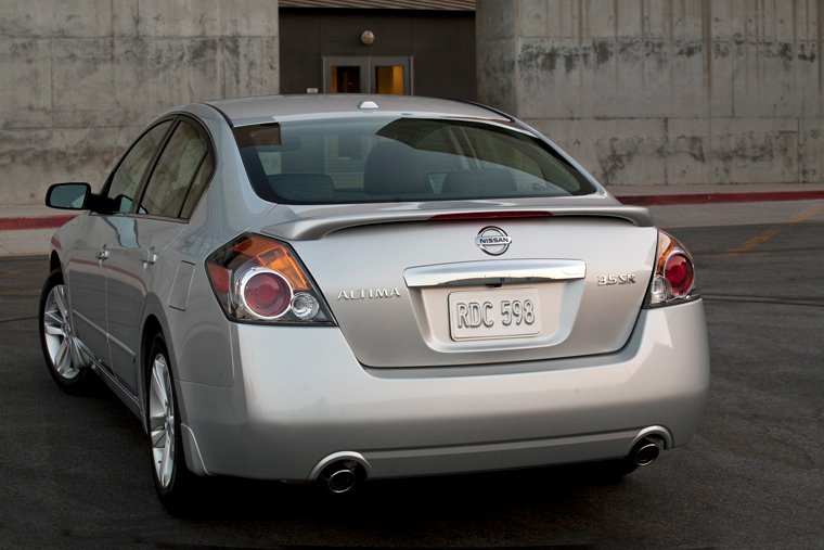 2010 Nissan Altima 3.5 SR Picture