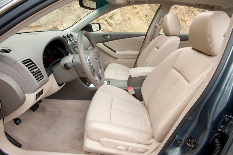 2010 Nissan Altima Hybrid Front Seats Picture