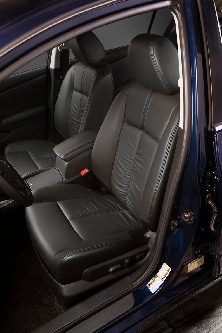 2011 Nissan Altima Sedan Front Seats Picture